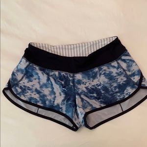 Lululemon shorts *rare* pattern